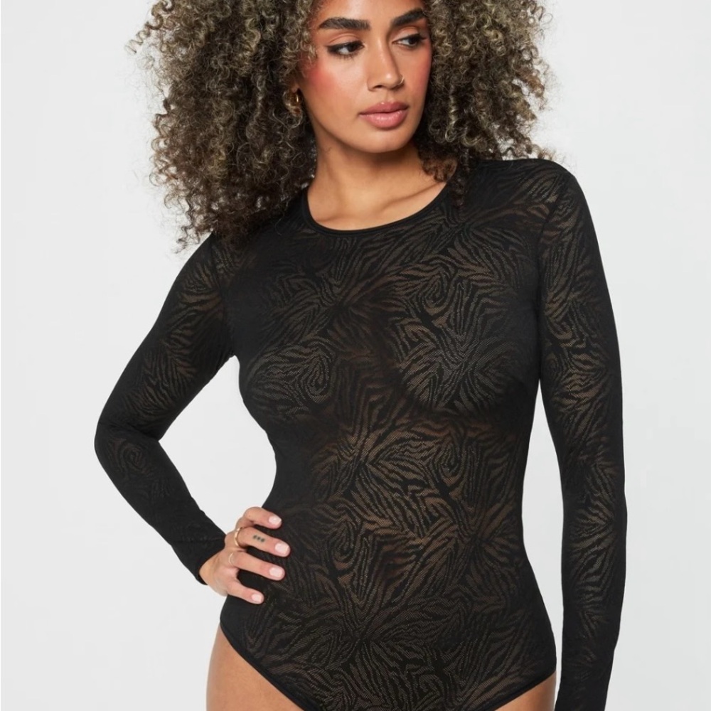 YITTY Black Fitted Long Sleeve Bodysuit
